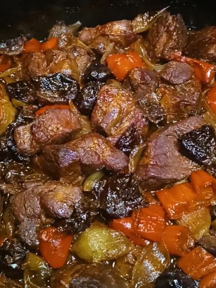 Pork with Prunes and Red Wine