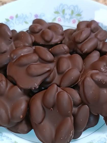 Chocolate Almond Clusters