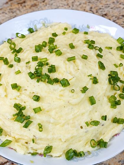 Creamy Mashed Potatoes with Butter and Cream Cheese