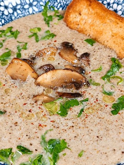 Creamy Mushroom Soup with Leek