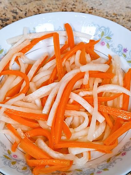 Kohaku Namasu, Japanese Daikon and Carrot Pickles