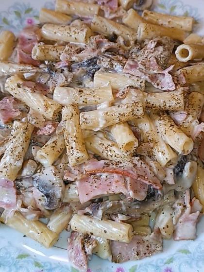 Creamy Bacon and Mushroom Pasta