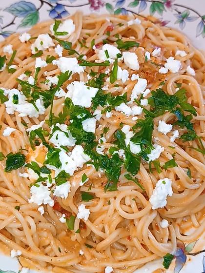 Pasta with Tomato and Feta Sauce