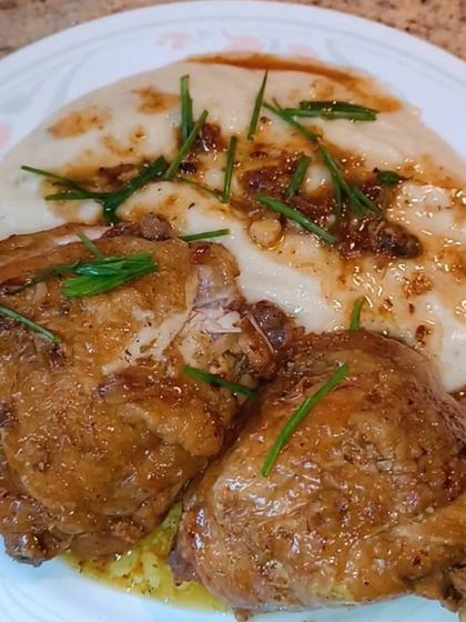 Chicken with 40 Cloves of Garlic