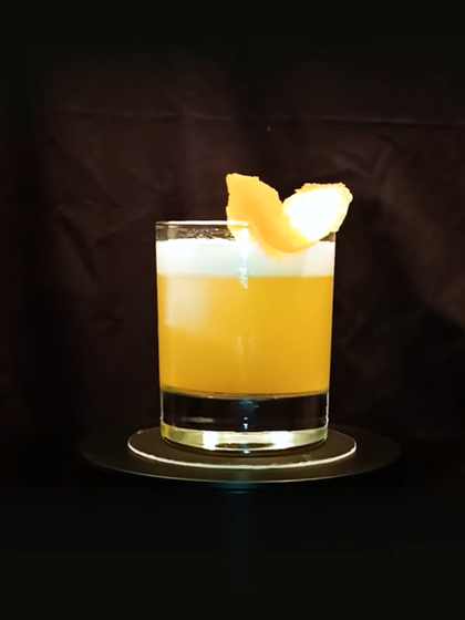Whiskey Sour with Lemon and Egg White