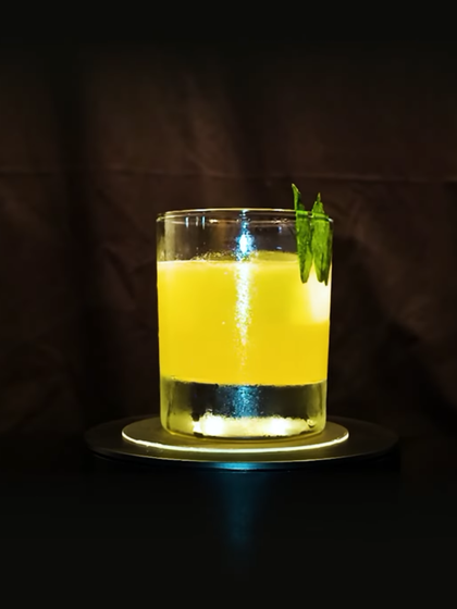 Whiskey Smash with Lemon and Mint